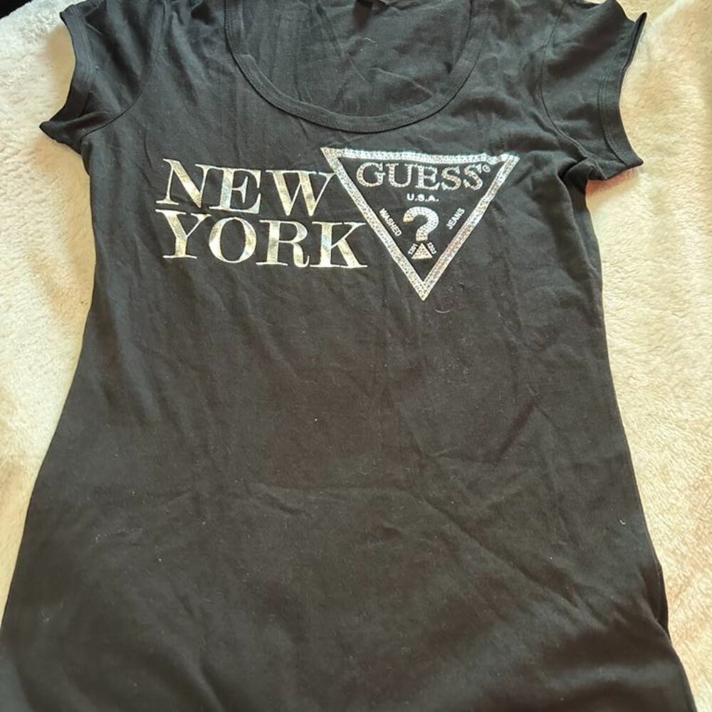 Guess Tshirt